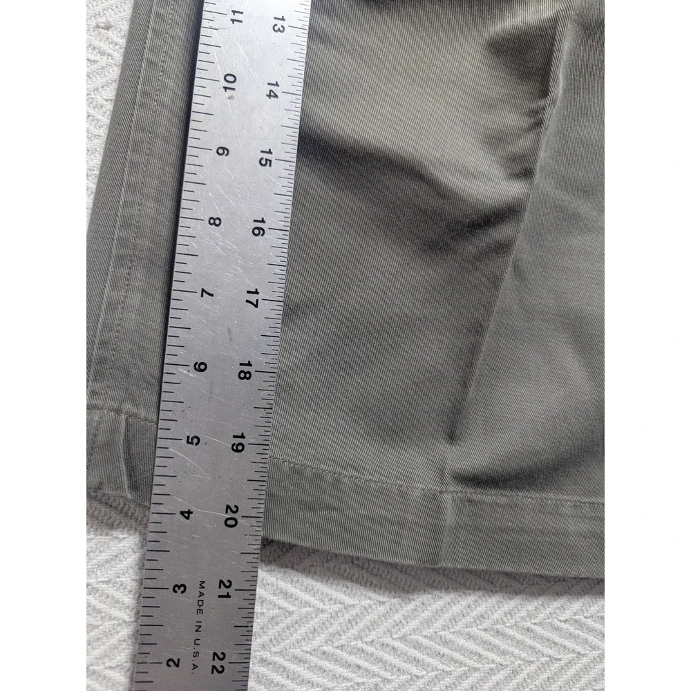 Brooks Brothers Men 35 Advantage Chino Shorts Gray / Olive Pleated Lightweight